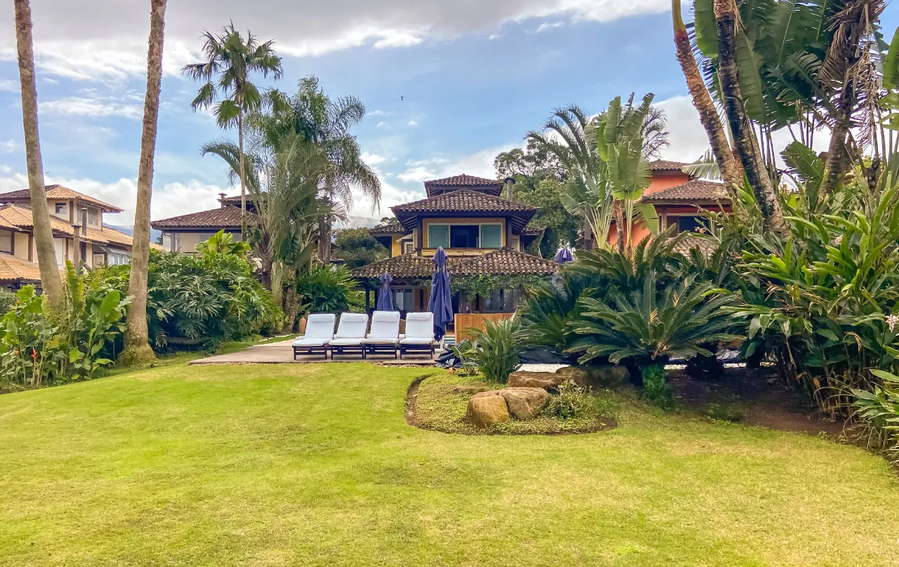 casa-em-condominio-com-piscina-e-jardim-delicioso-e-vista-para-o-mar-em-camburizinho-18176-3