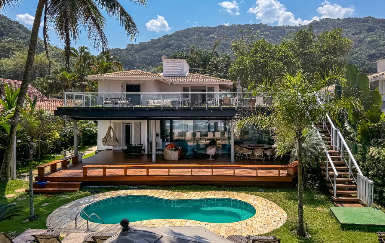 casa-pe-na-areia-com-piscina-e-jardim-deliciosos-no-melhor-lugar-da-praia-de-camburi-18173-1