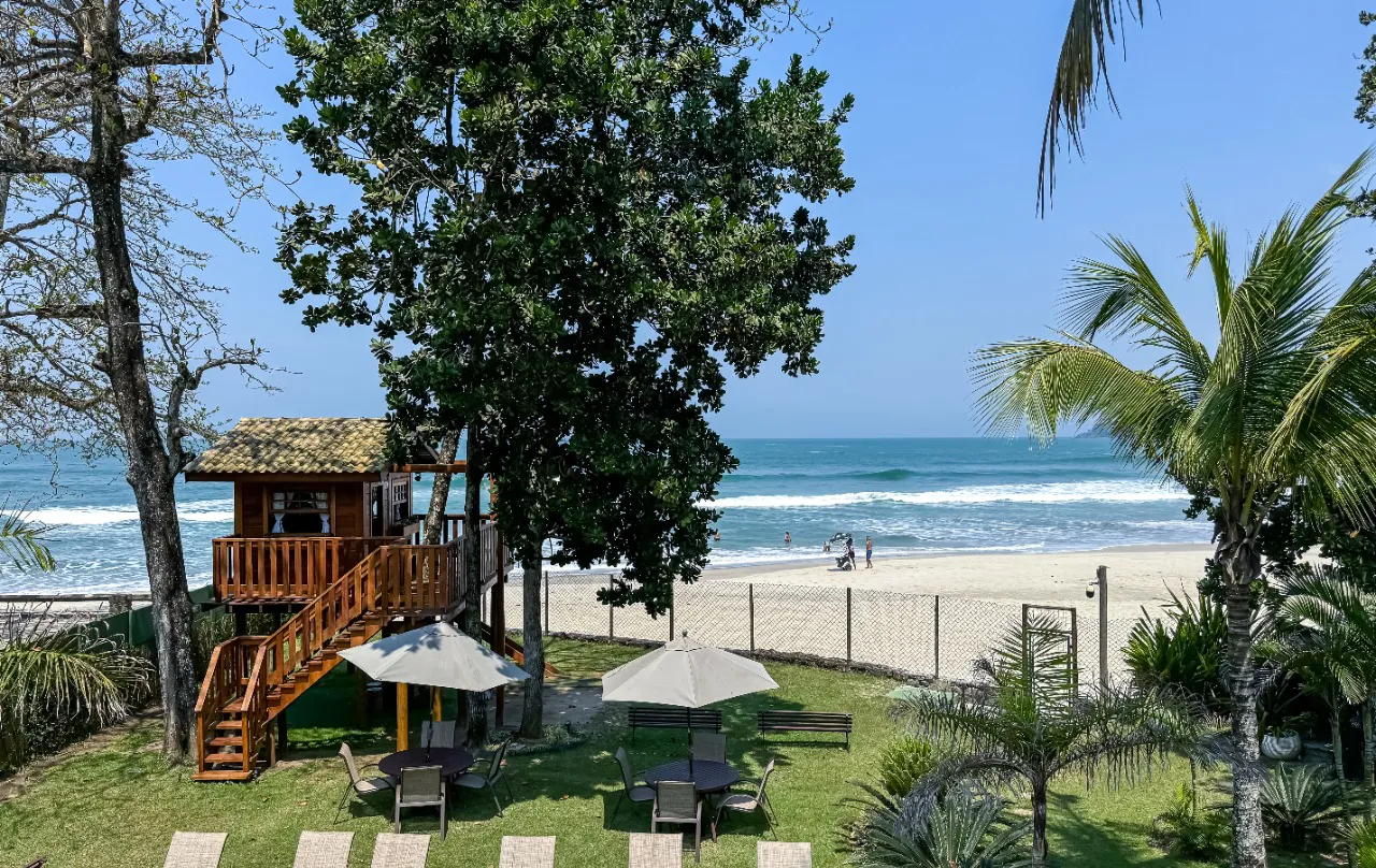 casa-pe-na-areia-com-piscina-e-jardim-deliciosos-no-melhor-lugar-da-praia-de-camburi-18173-4