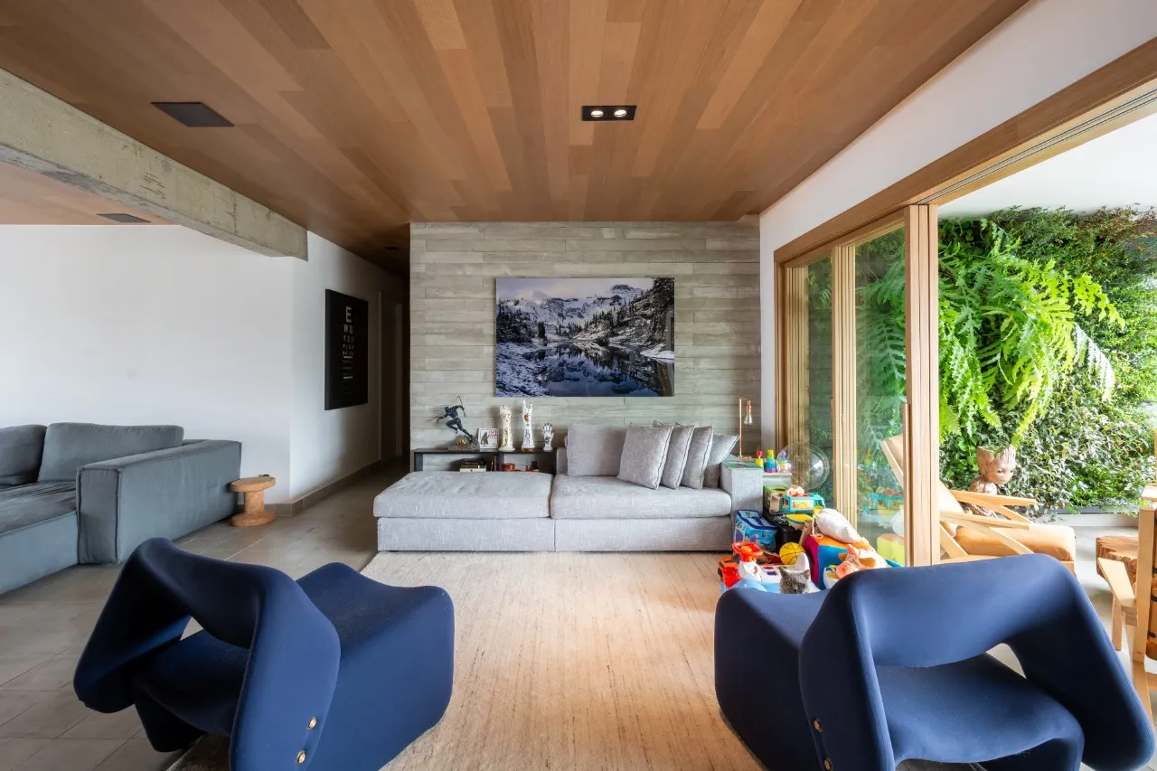 Apartamento assinado por Nildo José em ótima localização em Moema. – 13980