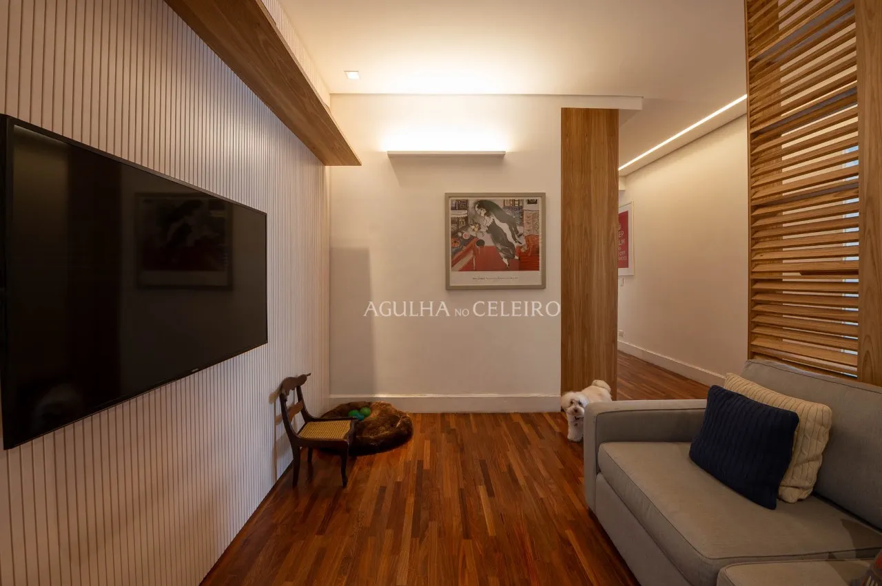 Apartamento elegante com planta quadrada e espaços amplos no Jardim América – 17088