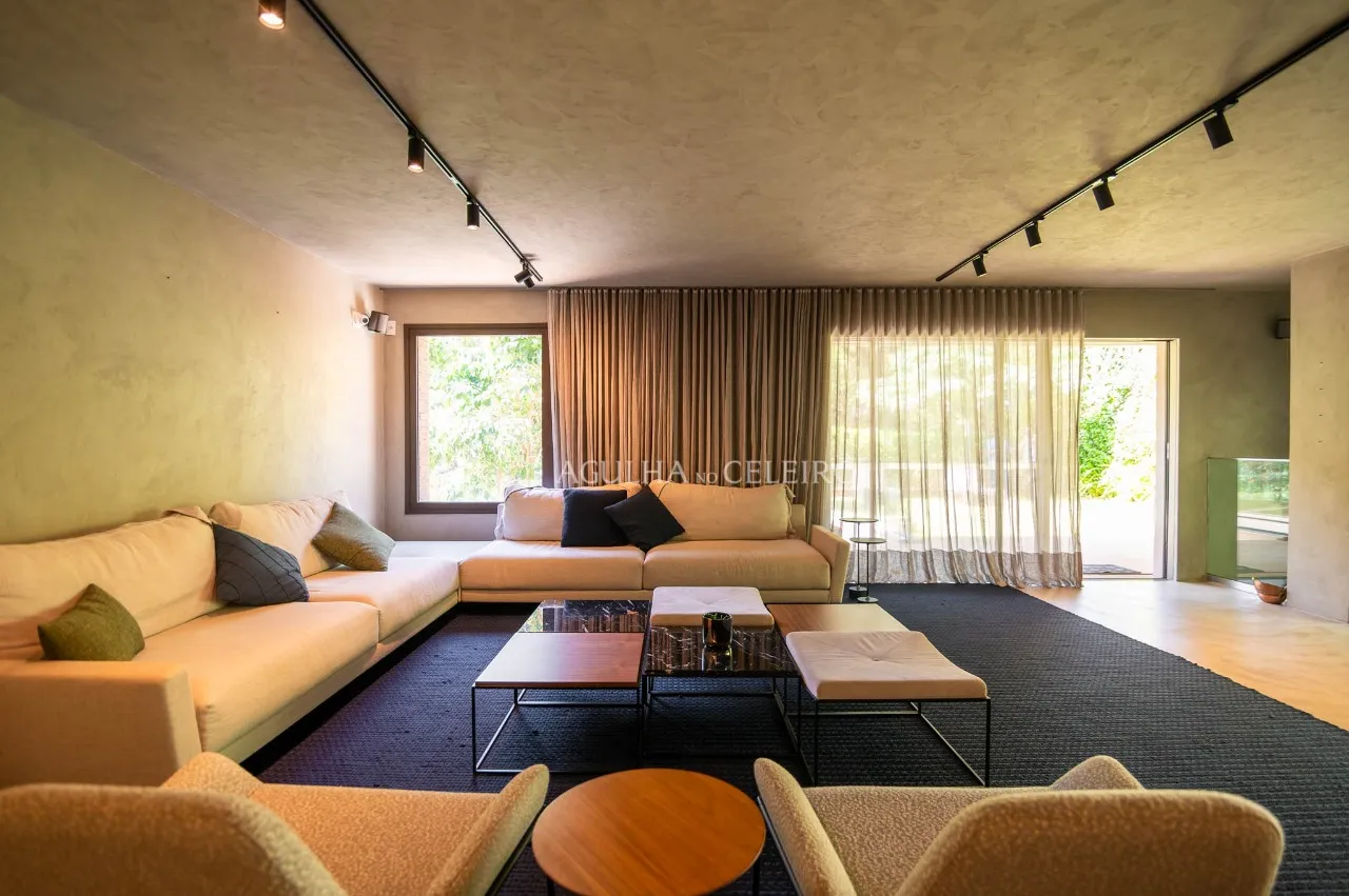 Casa deslumbrante à venda no Alto de Pinheiros. – 18024