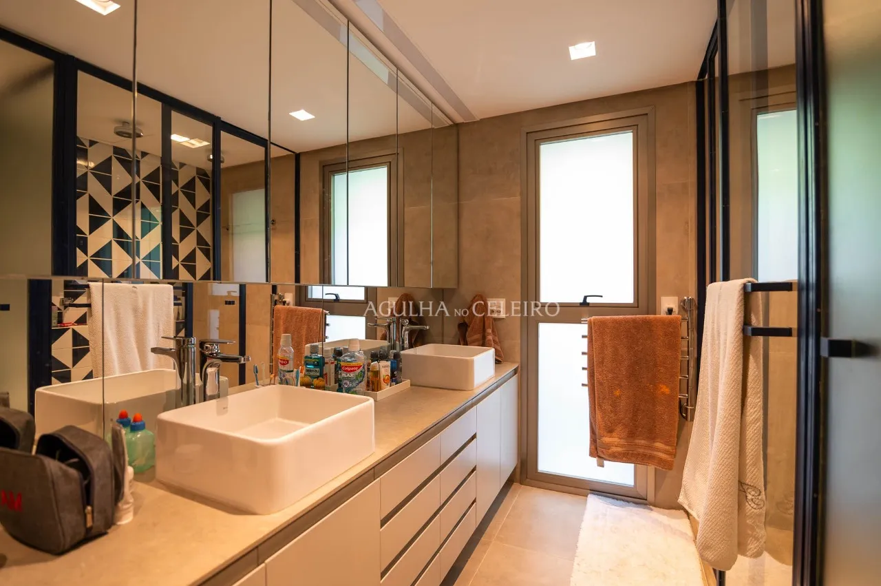 Casa deslumbrante à venda no Alto de Pinheiros. – 18024