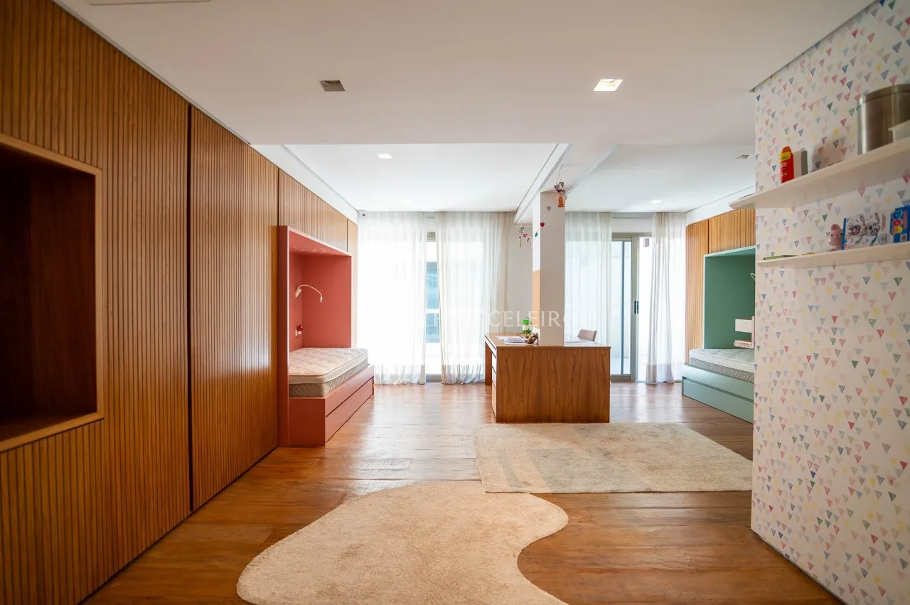 Casa deslumbrante à venda no Alto de Pinheiros. – 18024