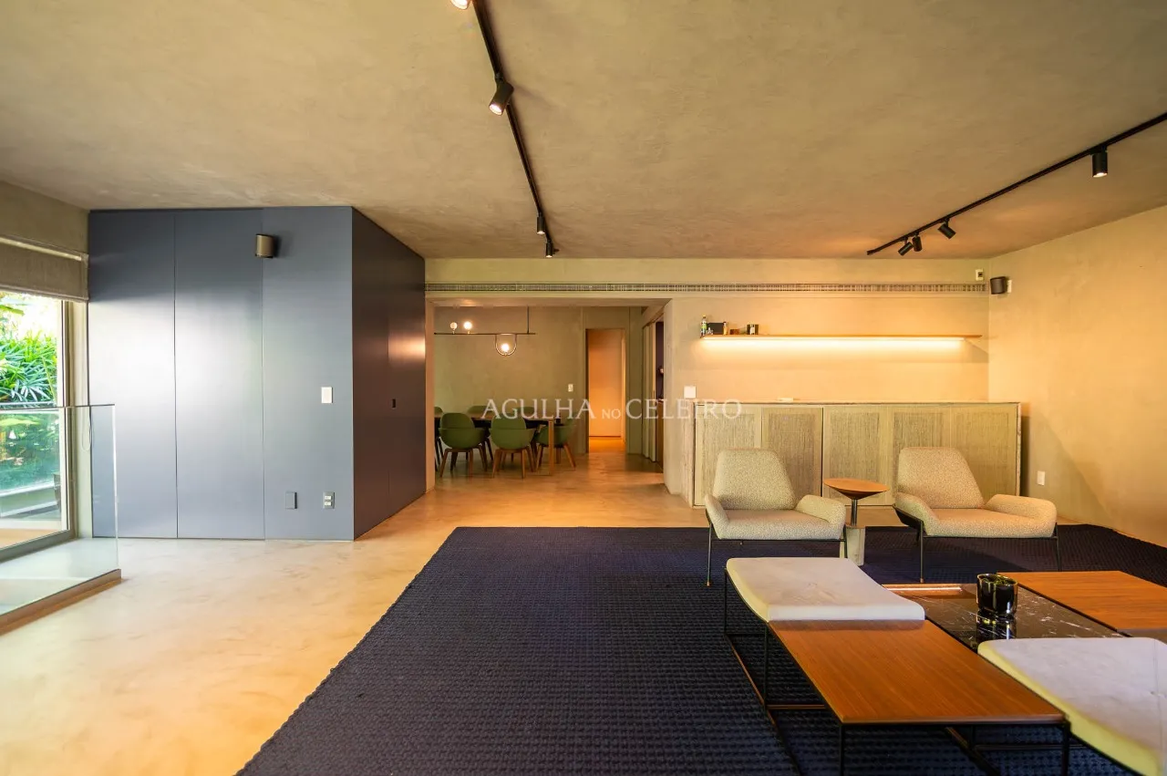 Casa deslumbrante à venda no Alto de Pinheiros. – 18024