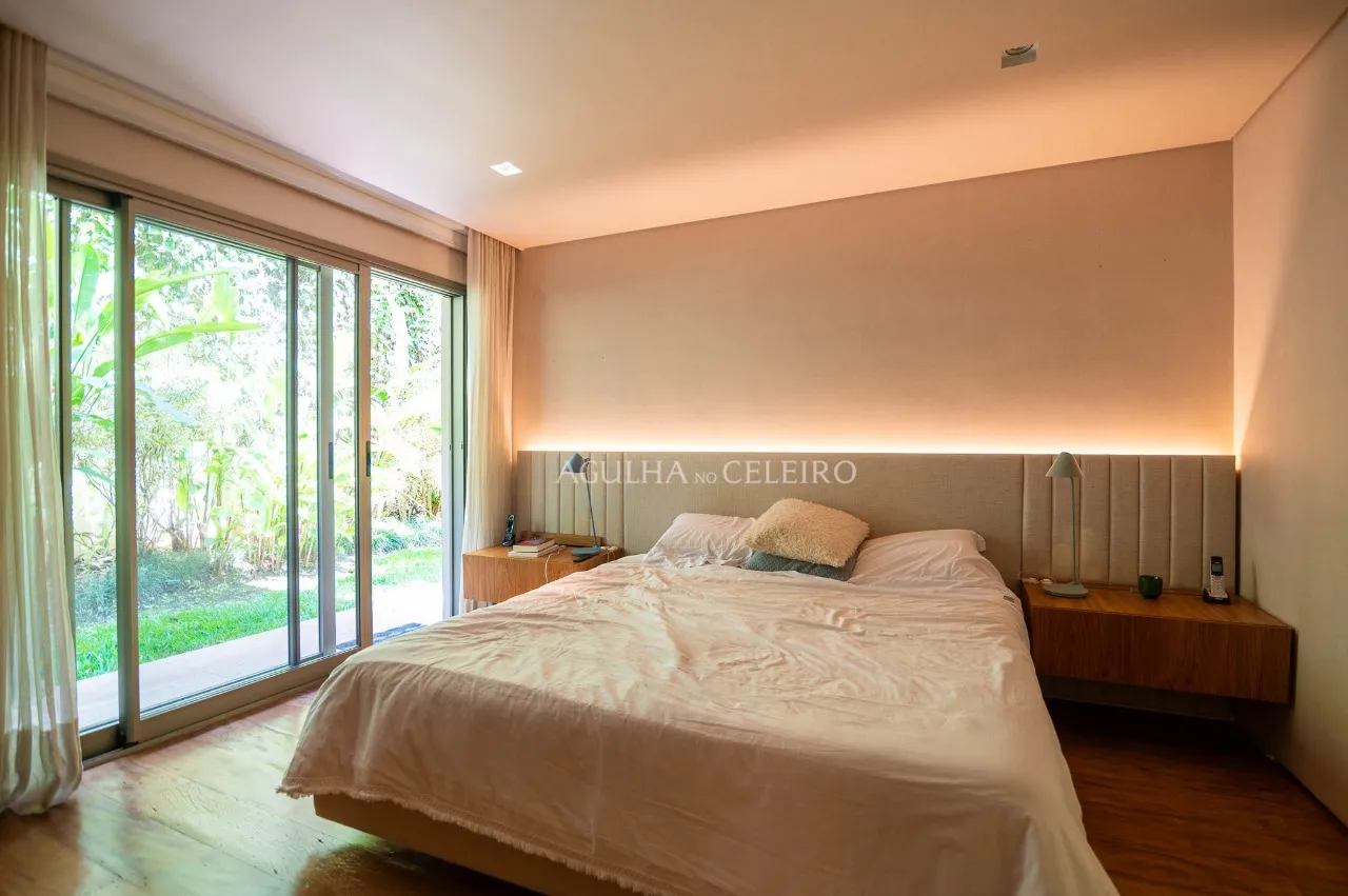 Casa deslumbrante à venda no Alto de Pinheiros. – 18024