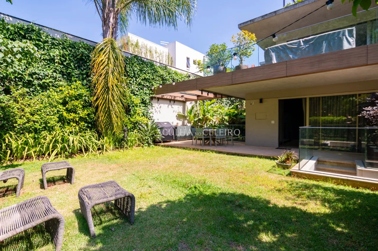 Casa deslumbrante à venda no Alto de Pinheiros. – 18024