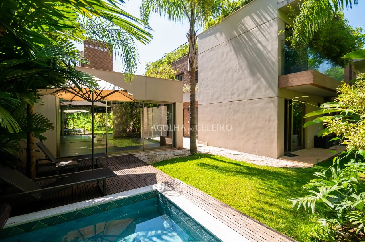 Casa deslumbrante à venda no Alto de Pinheiros. – 18024