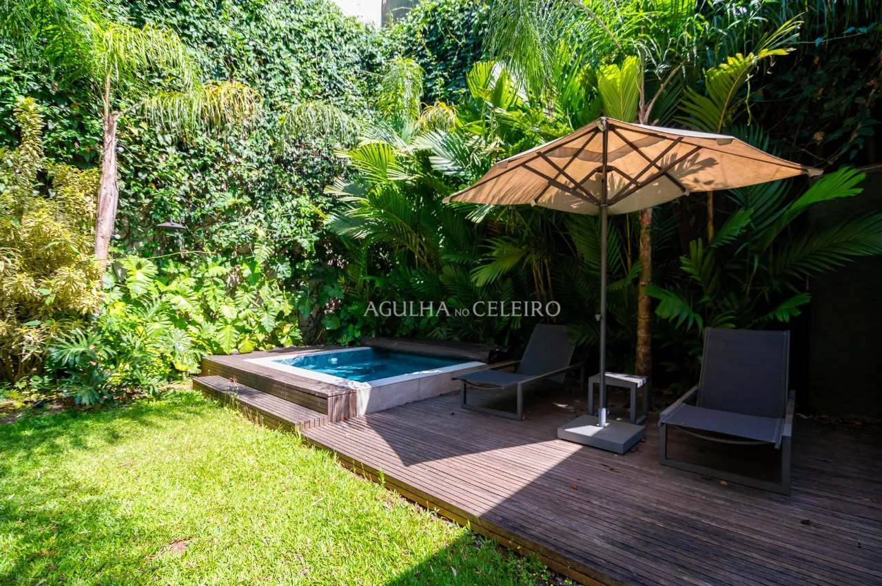 Casa deslumbrante à venda no Alto de Pinheiros. – 18024