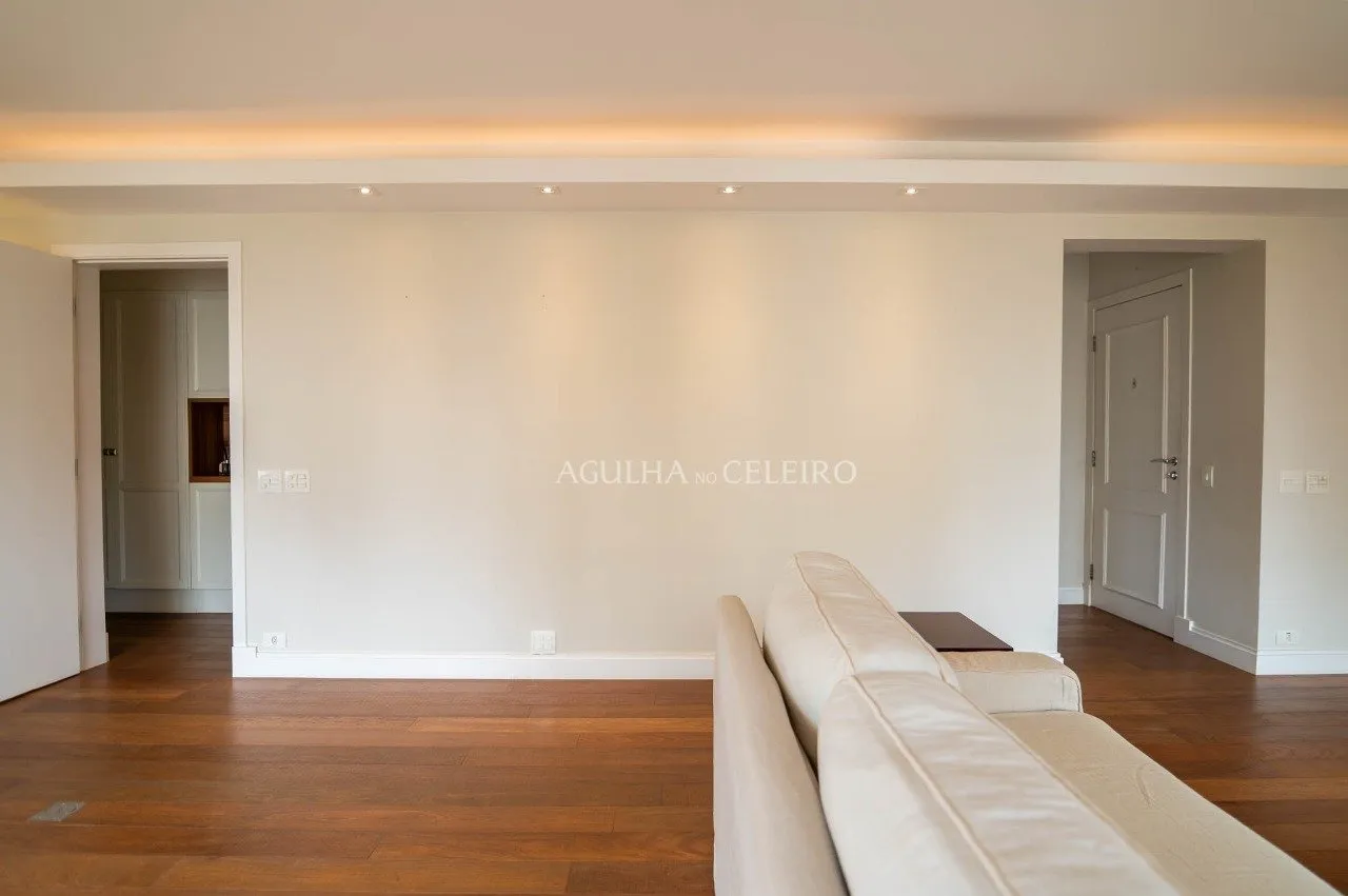 Apartamento à venda no melhor da Vila Nova Conceição – 18070