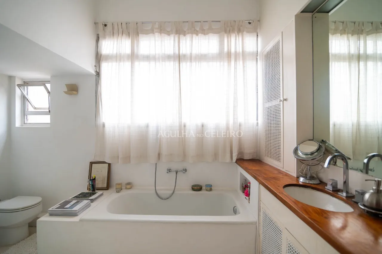 Cobertura com piscina para venda ou locação no Itaim Bibi – 18072