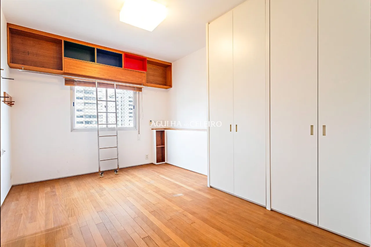 Apartamento na Vila Nova Conceição com 3 suítes à venda – 18095