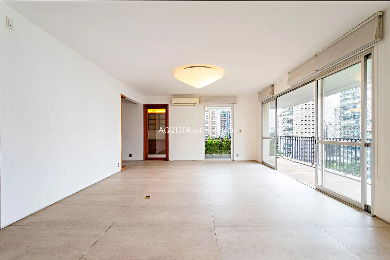 Apartamento na Vila Nova Conceição com 3 suítes à venda – 18095