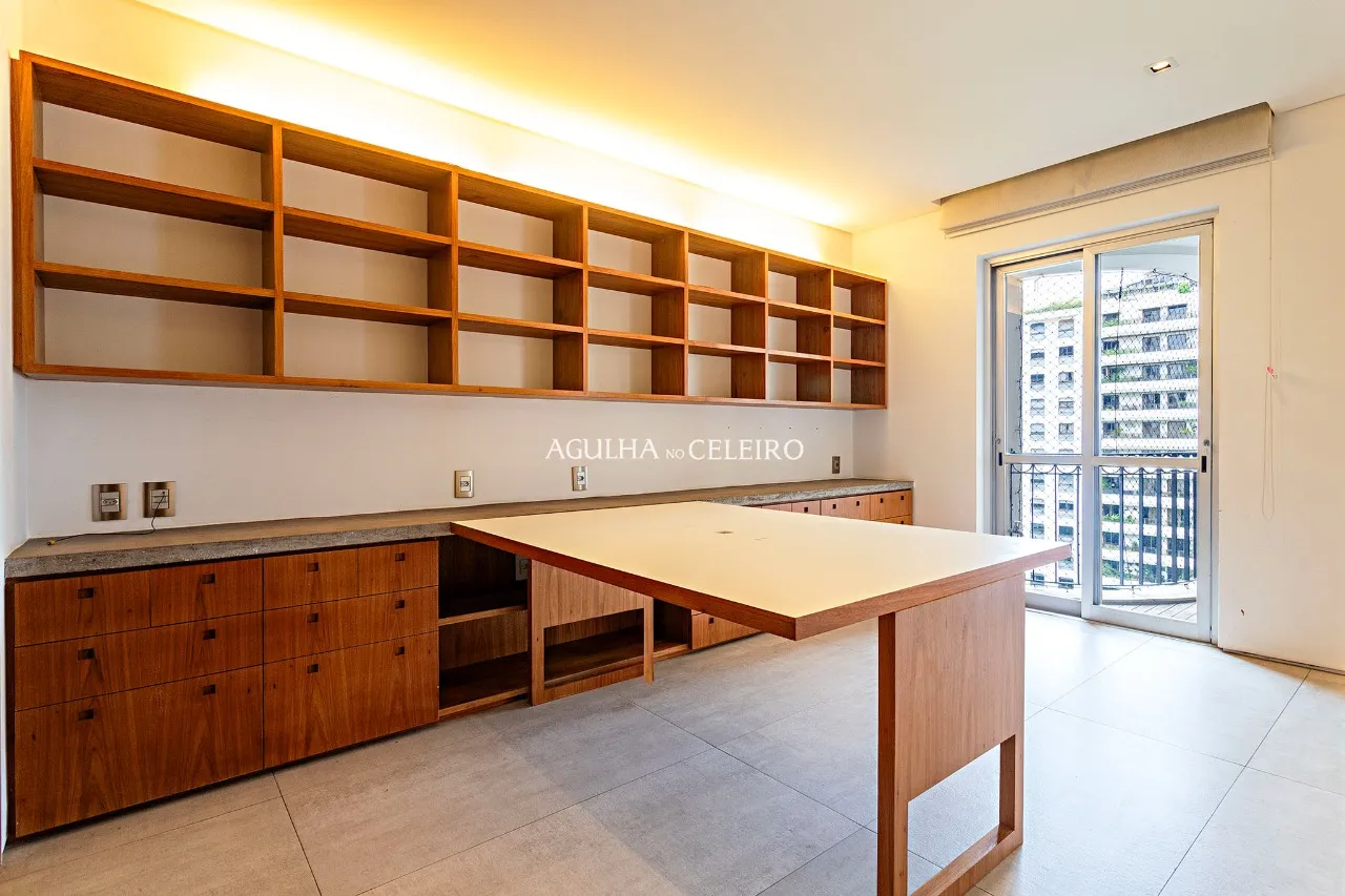 Apartamento na Vila Nova Conceição com 3 suítes à venda – 18095