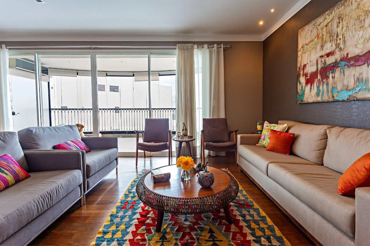 Apartamento com sacada à venda no Jardim Paulista. – 18123