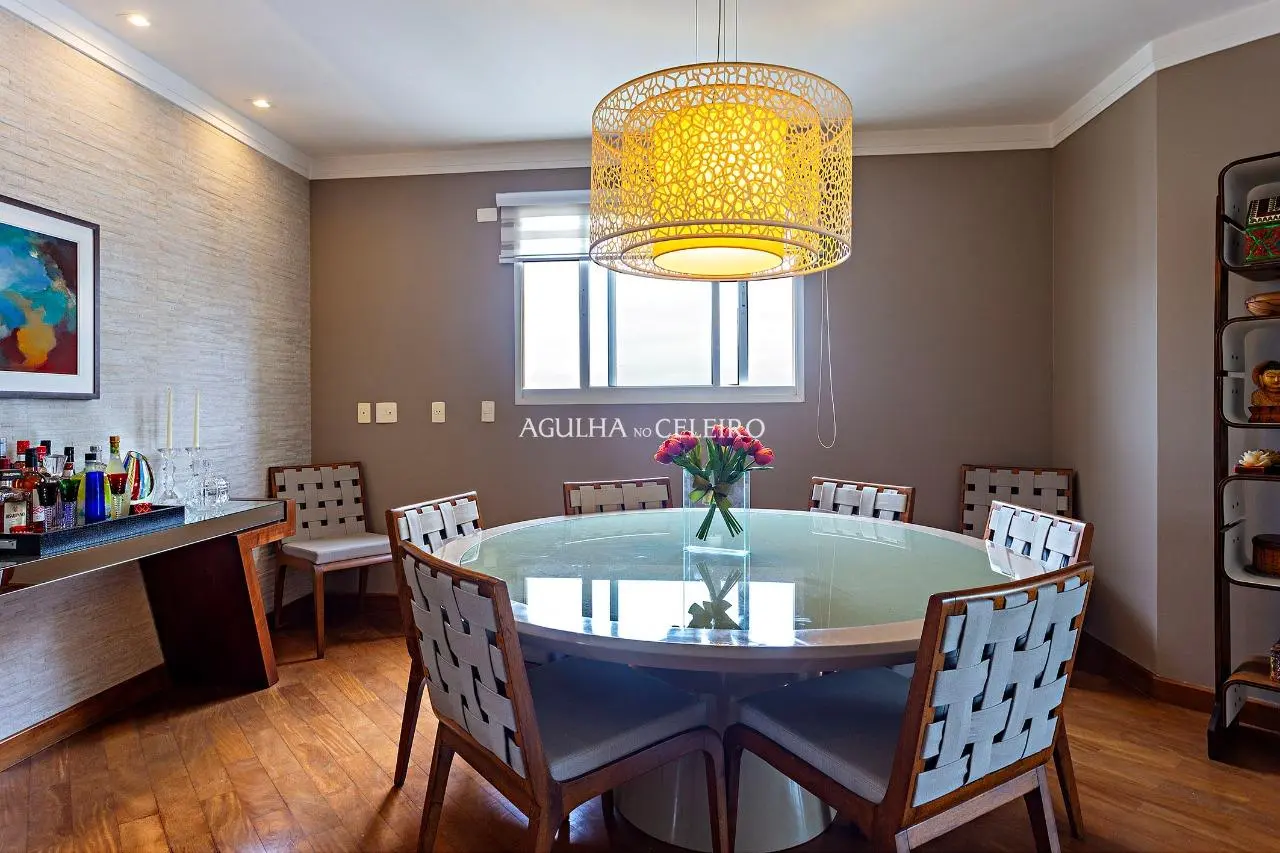 Apartamento com sacada à venda no Jardim Paulista. – 18123