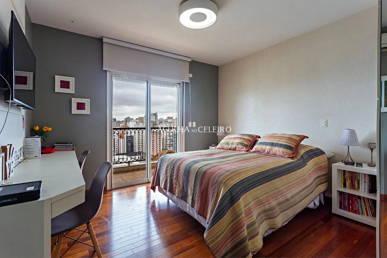 Apartamento com sacada à venda no Jardim Paulista. – 18123