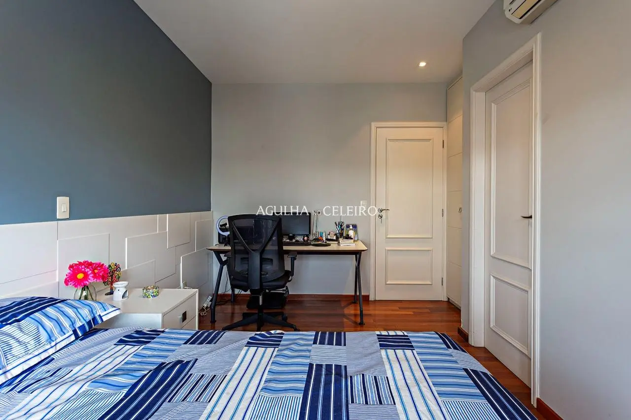 Apartamento com sacada à venda no Jardim Paulista. – 18123