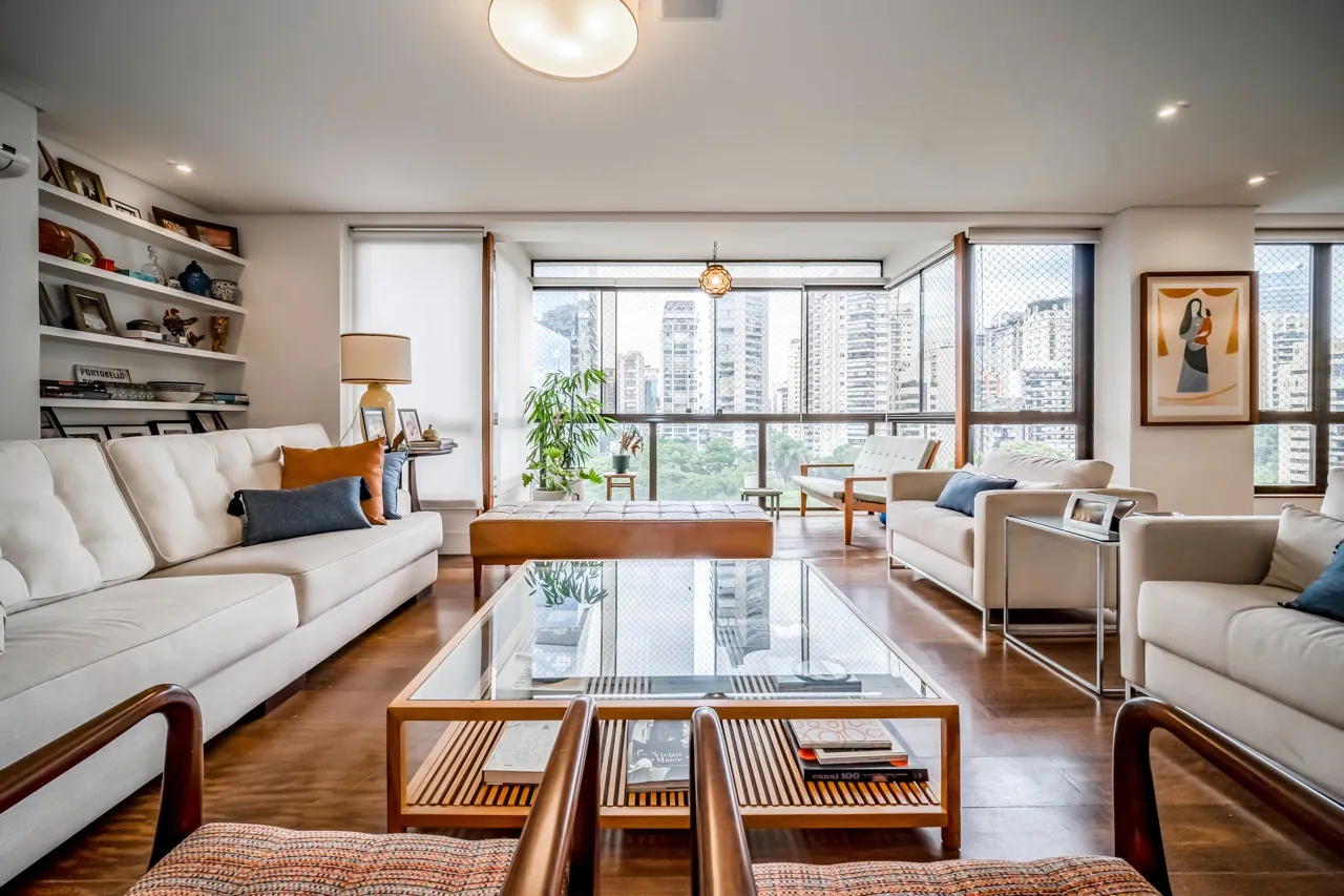 Apartamento a venda na melhor rua do Itaim. – 18133