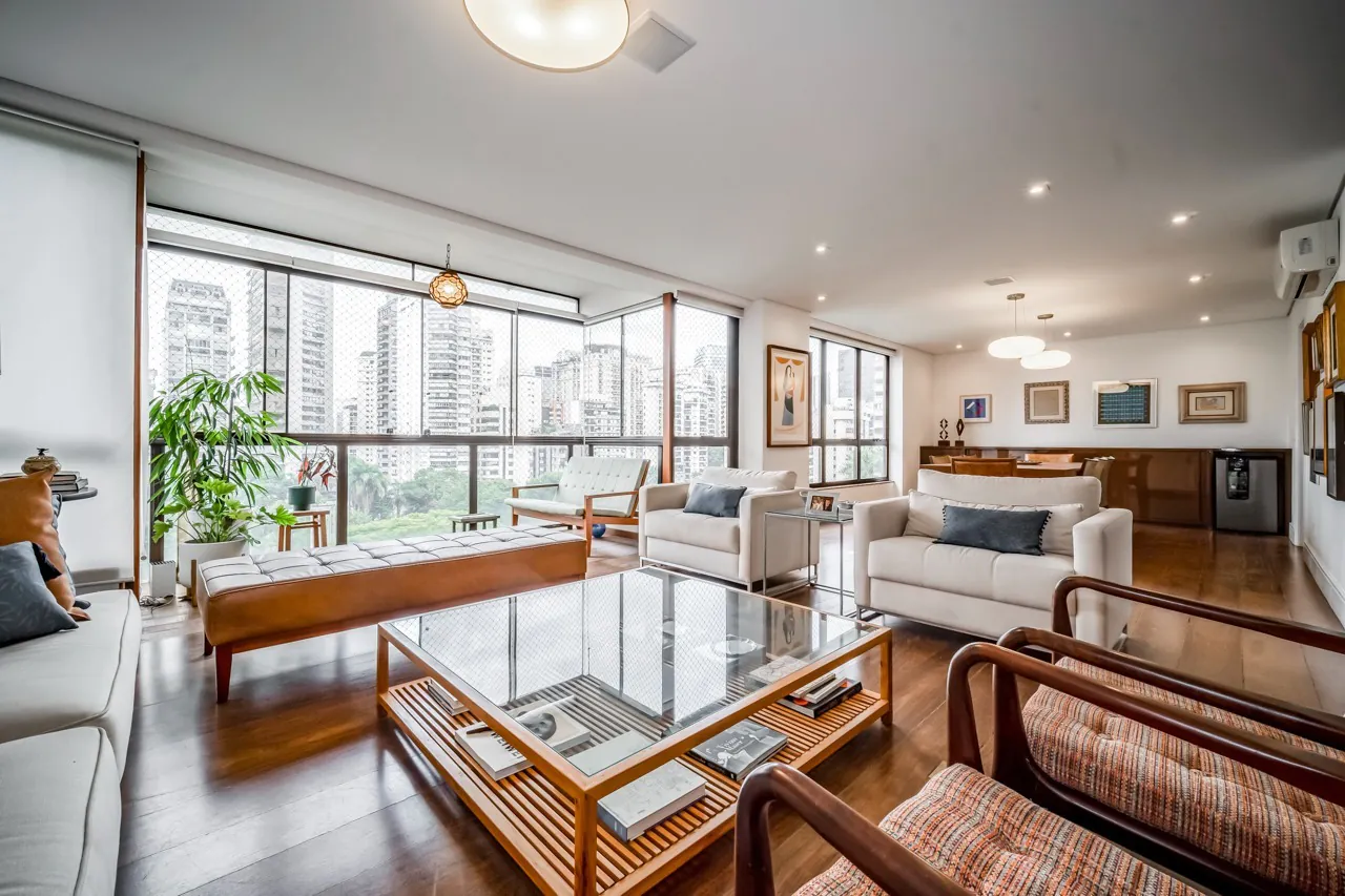 Apartamento a venda na melhor rua do Itaim. – 18133