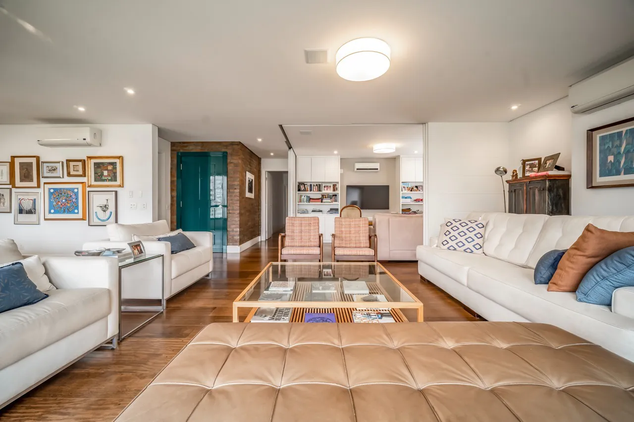 Apartamento a venda na melhor rua do Itaim. – 18133