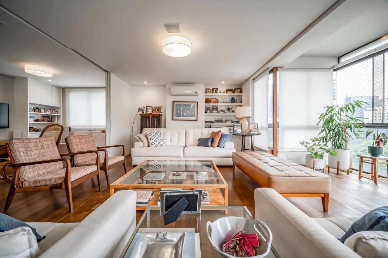 Apartamento a venda na melhor rua do Itaim. – 18133