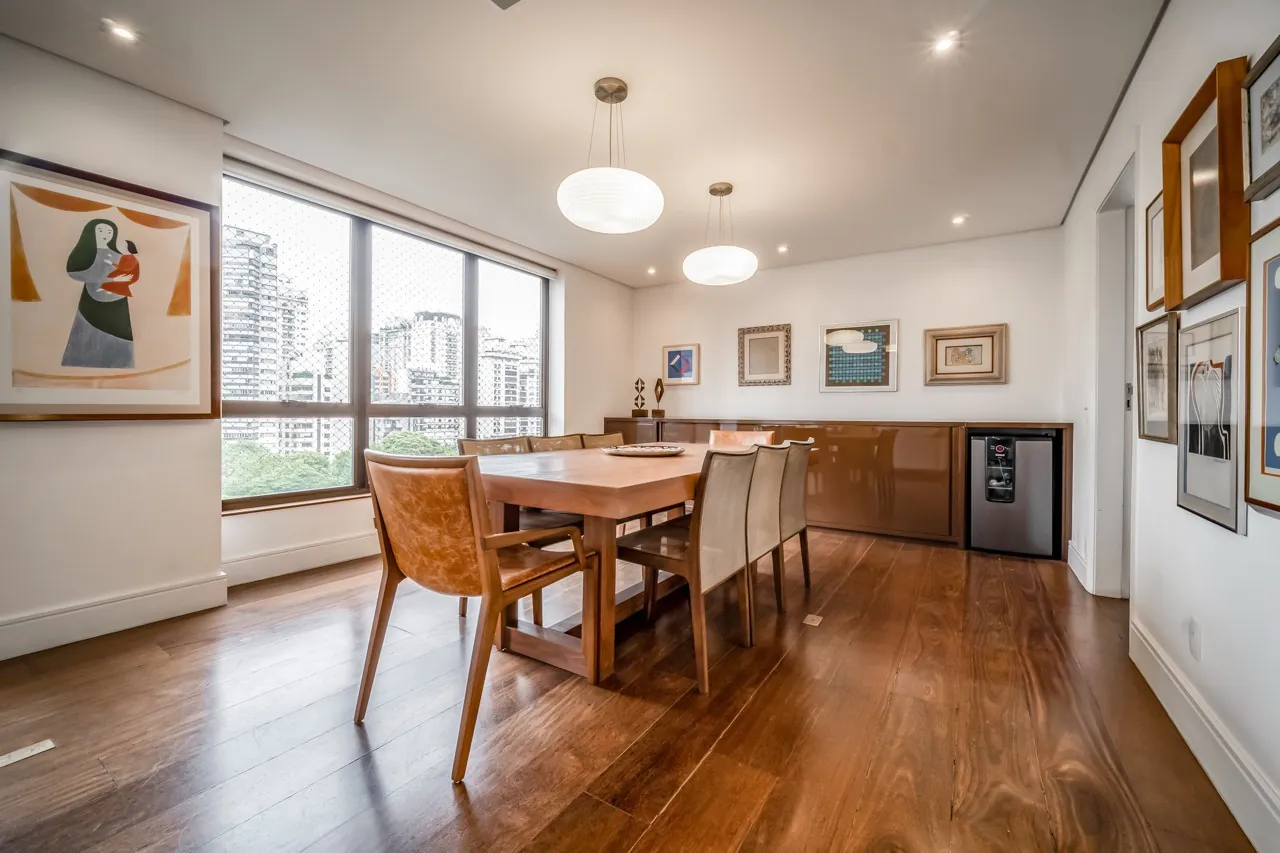 Apartamento a venda na melhor rua do Itaim. – 18133