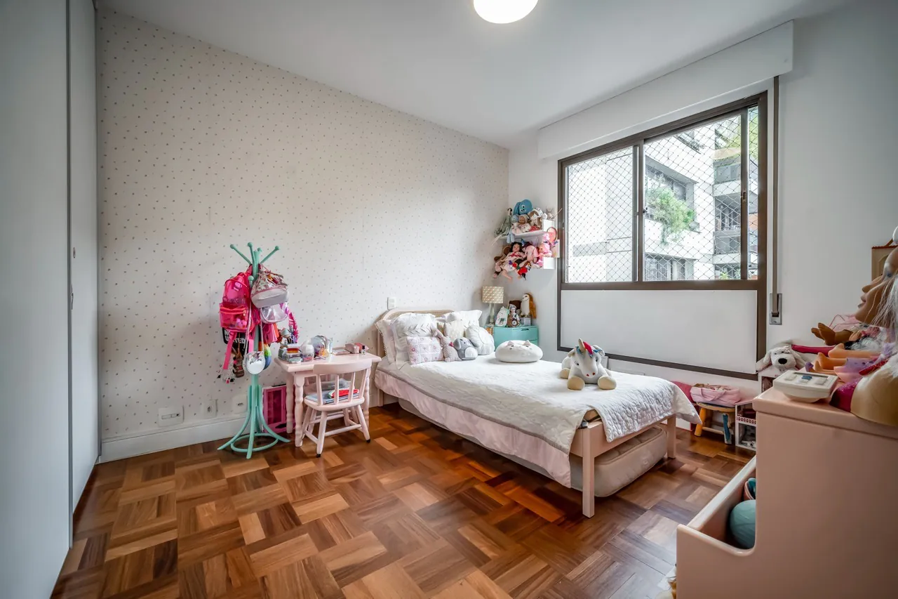 Apartamento a venda na melhor rua do Itaim. – 18133