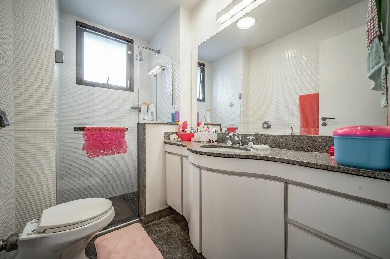 Apartamento a venda na melhor rua do Itaim. – 18133