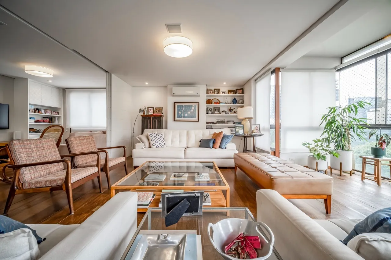 Apartamento a venda na melhor rua do Itaim. – 18133