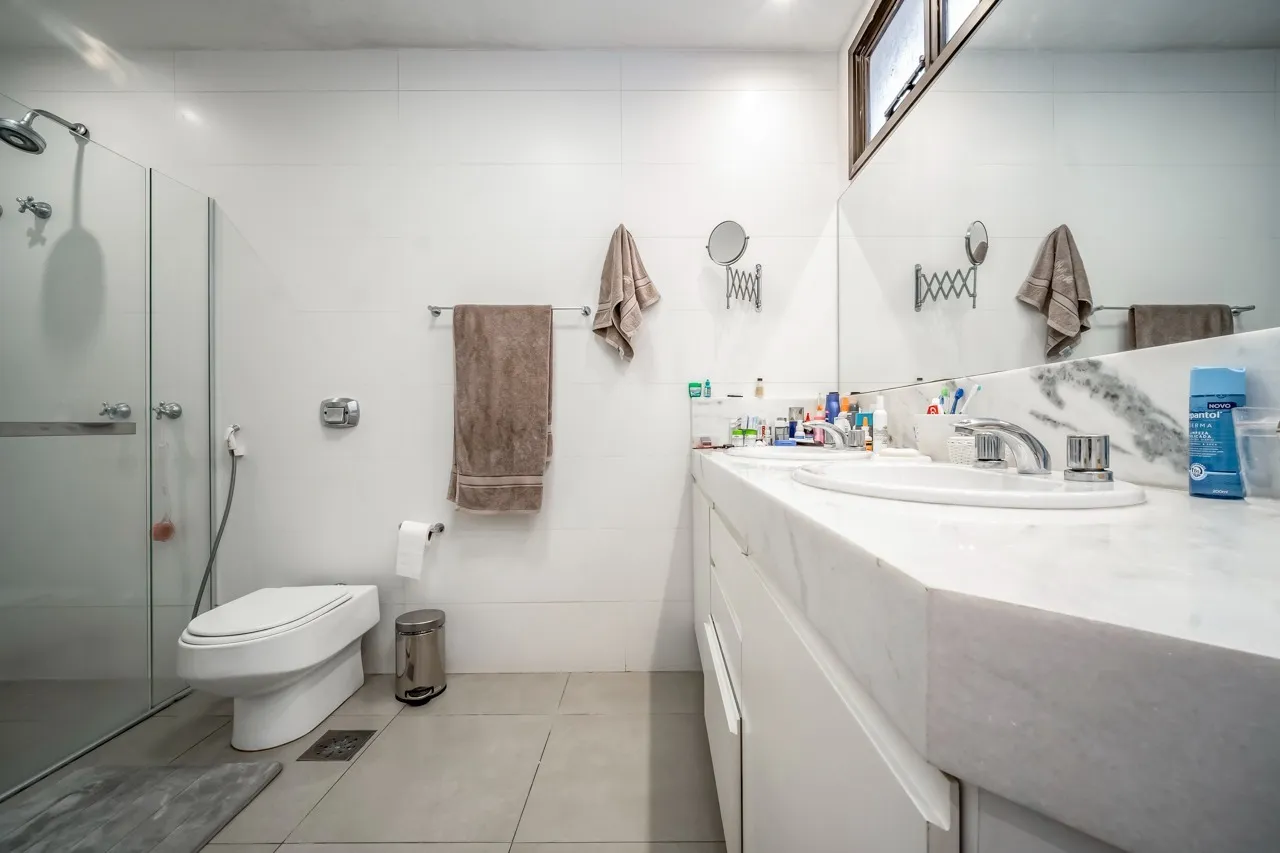 Apartamento a venda na melhor rua do Itaim. – 18133