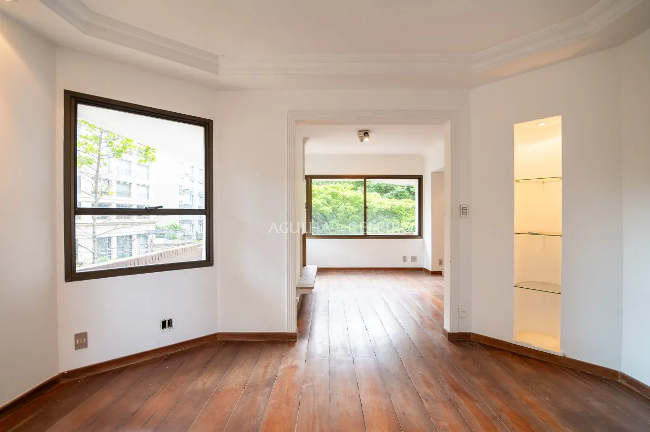 Apartamento ao lado do Clube Pinheiros para venda no Jardim Europa – 18136