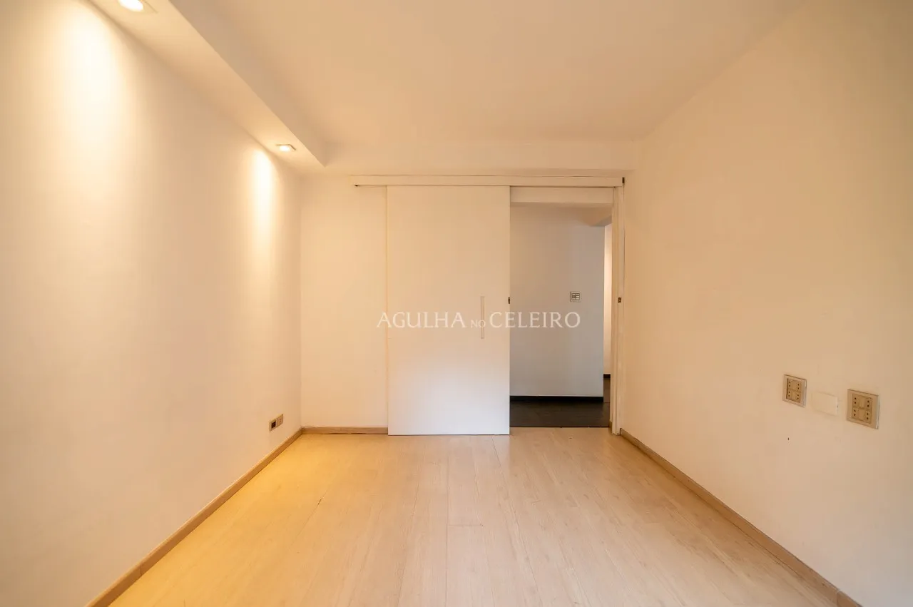 Apartamento ao lado do Clube Pinheiros para venda no Jardim Europa – 18136