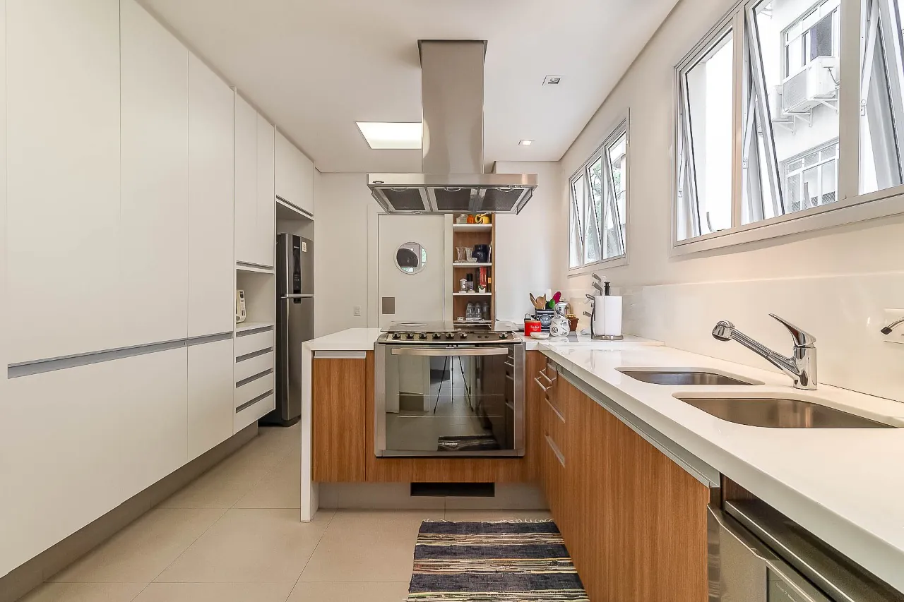 Apartamento reformado, com bastante iluminação natural, em um Lindenberg no miolo dos Jardins. – 18260 - IMG_7533-HDR