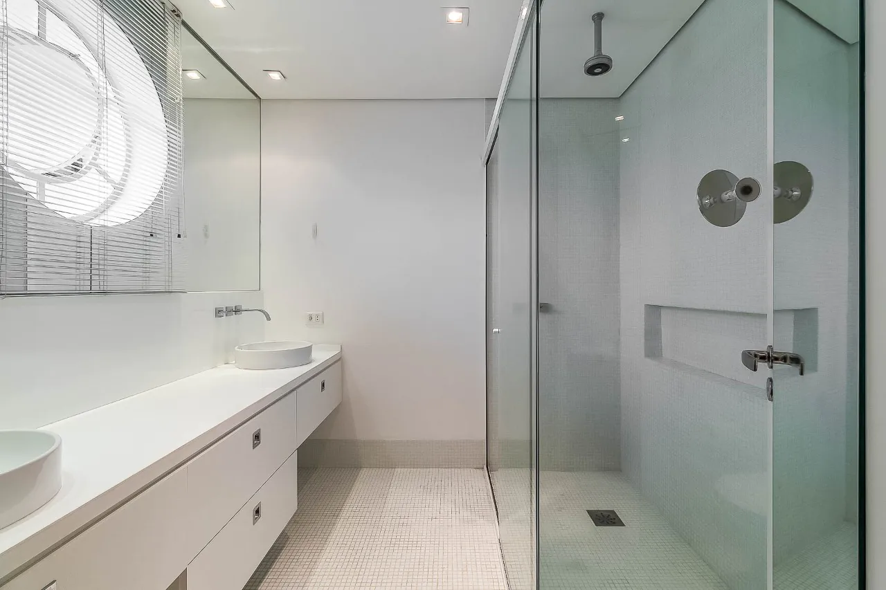 Apartamento reformado, com bastante iluminação natural, em um Lindenberg no miolo dos Jardins. – 18260 - IMG_7554-HDR