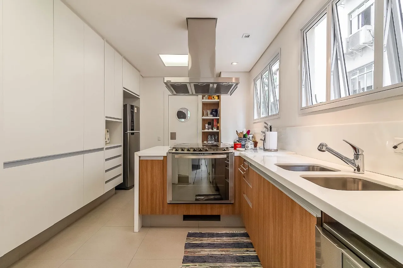 Apartamento reformado, com bastante iluminação natural, em um Lindenberg no miolo dos Jardins. – 18260 - IMG_7533-HDR