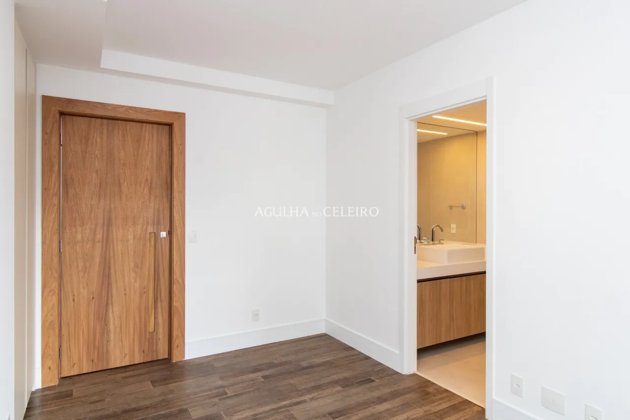 Apartamento à venda em Moema. – 8792