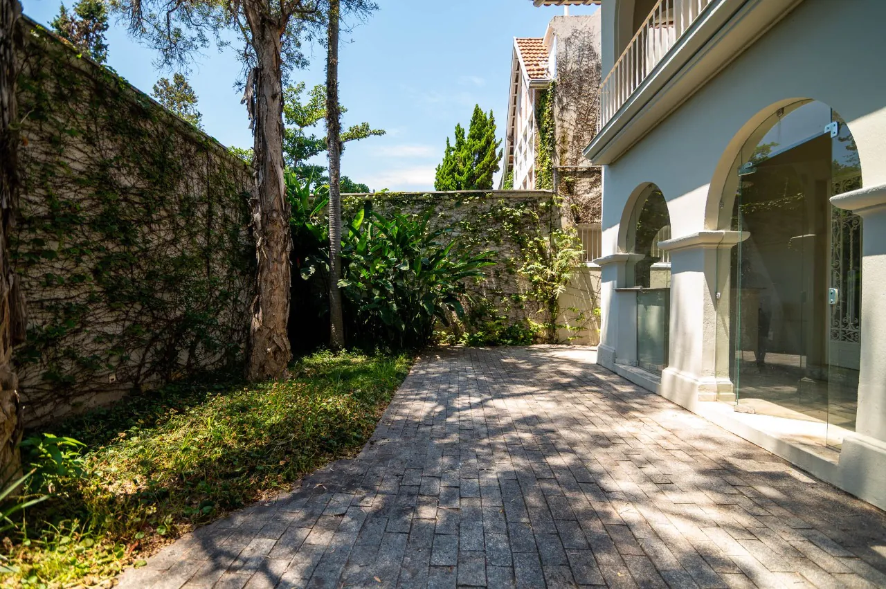 Casa ampla no Jardim Paulista. – CA0846