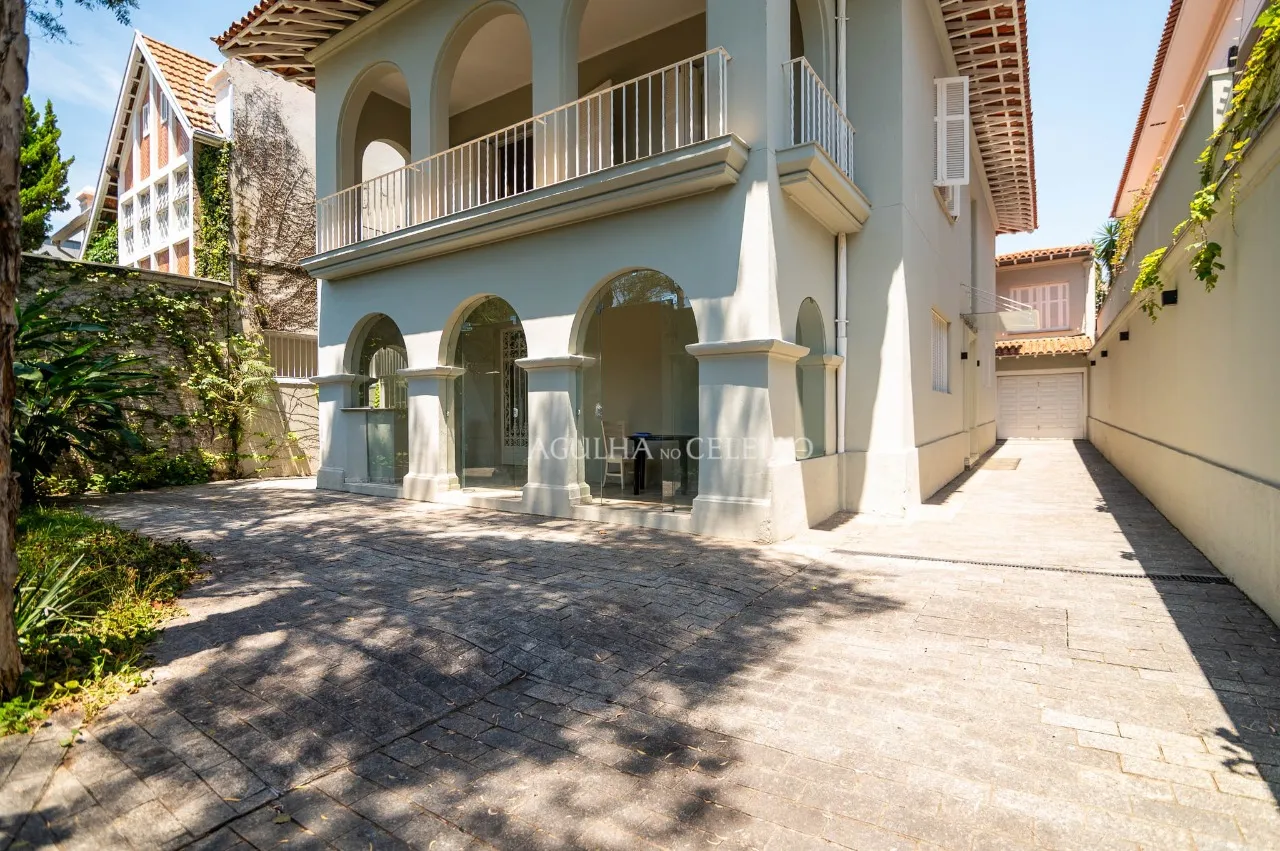 Casa ampla no Jardim Paulista. – CA0846