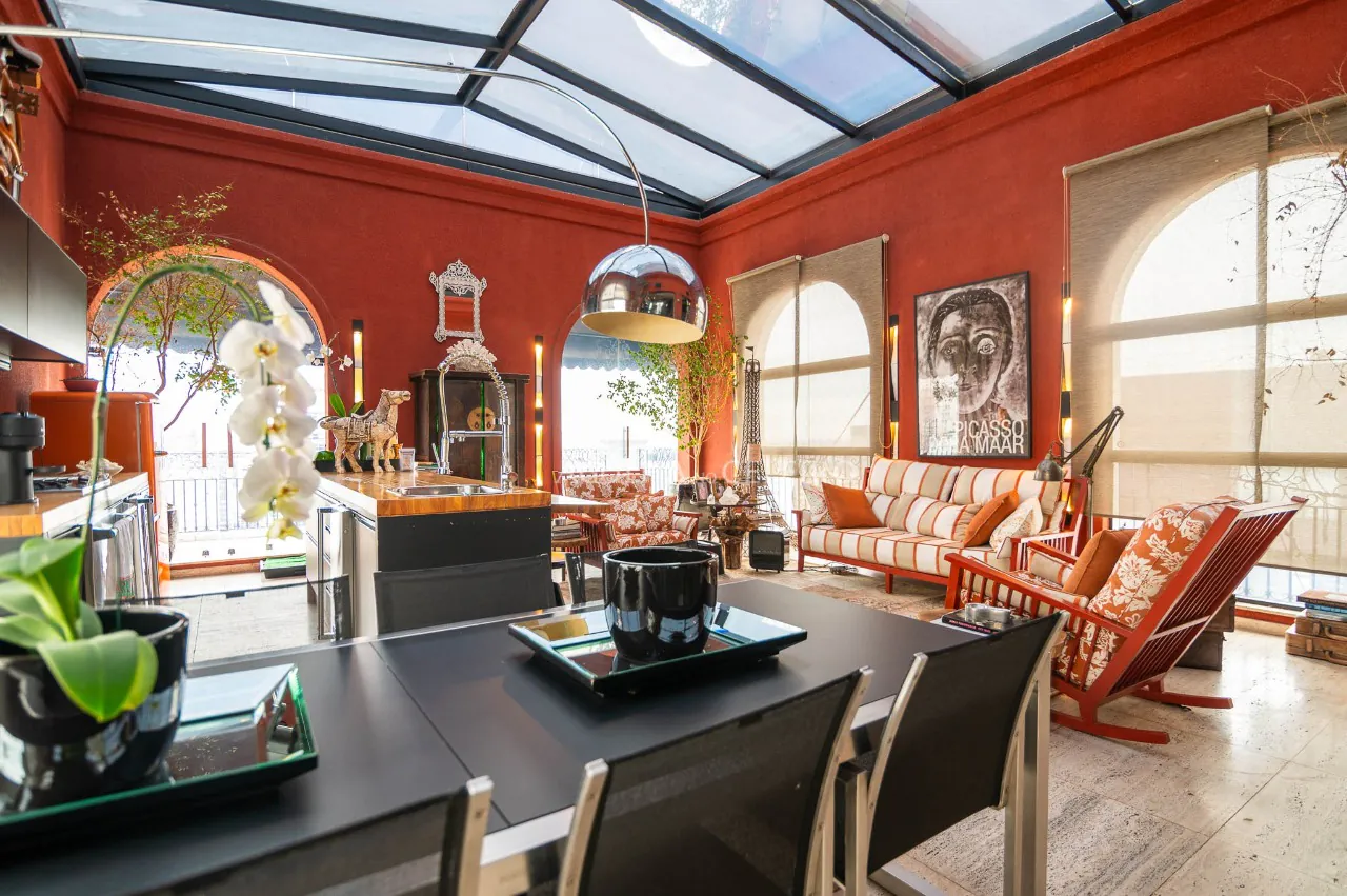 Cobertura deslumbrante em prédio cobiçado, no miolo do Jardim América. – CO0835