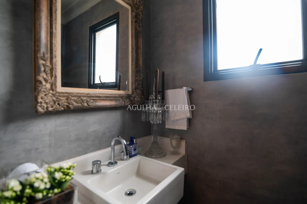 Cobertura deslumbrante em prédio cobiçado, no miolo do Jardim América. – CO0835