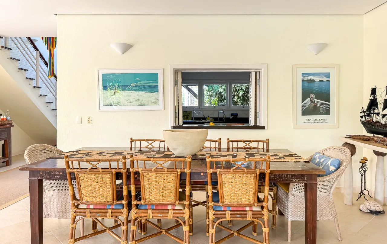 uma-casa-perfeita-na-praia-da-baleia-com-piscina-e-jardim-ha-poucos-passos-da-praia-18220-13