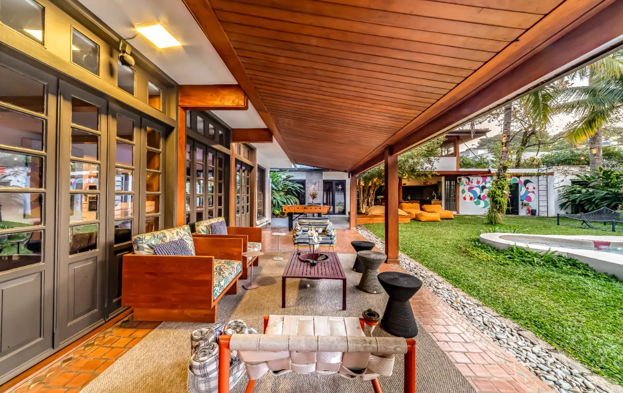 casa-em-alto-de-pinheiros-perfeita-para-relaxar-e-receber-amigos-com-terreno-generoso-e-muito-verde-18352-7