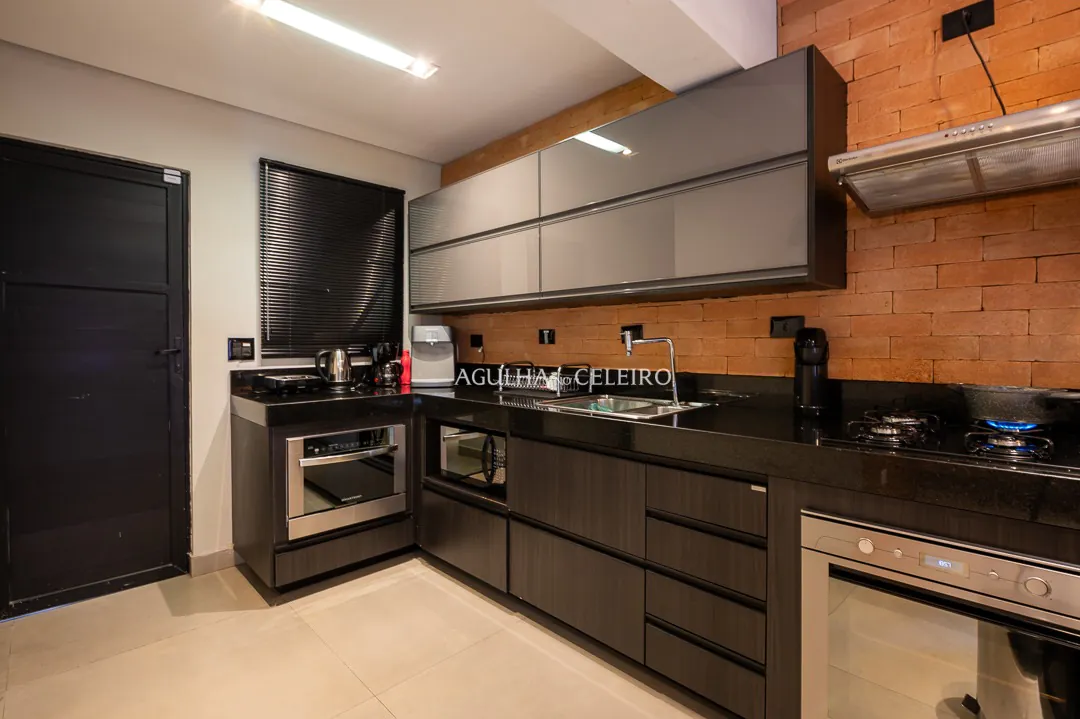 casa-em-vila-encantadora-a-venda-no-itaim-bibi-18131-6