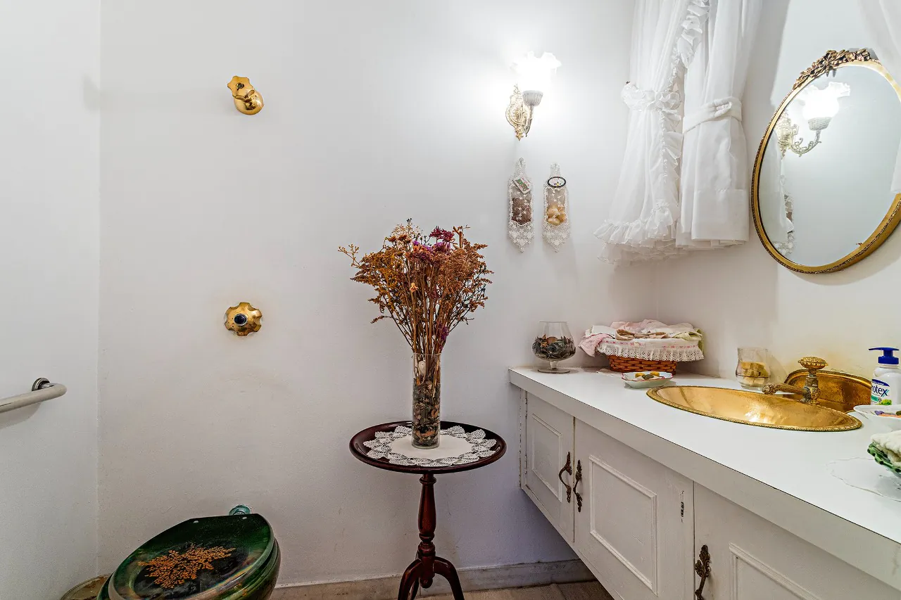 casa-terrea-com-amplo-jardim-e-espaco-gourmet-em-rua-tranquila-18420-13