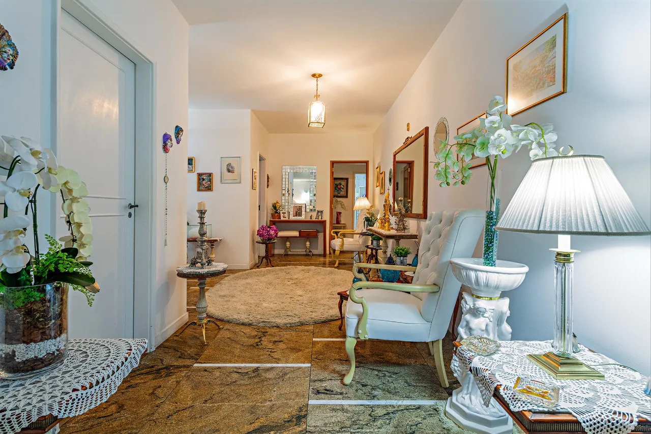 casa-terrea-com-amplo-jardim-e-espaco-gourmet-em-rua-tranquila-18420-2