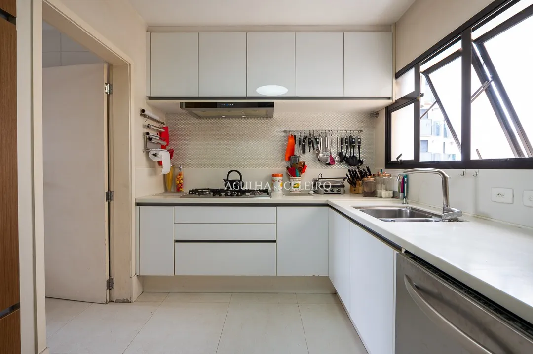 Apartamento reformado à venda no Itaim Bibi – 18277