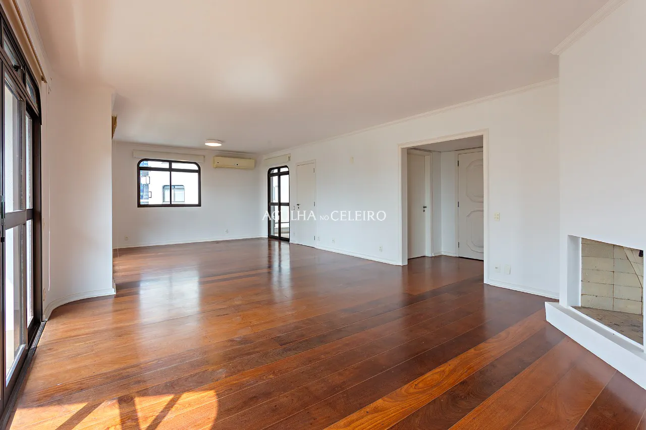 Apartamento espaçoso e iluminado à venda no Itaim Bibi – 18323