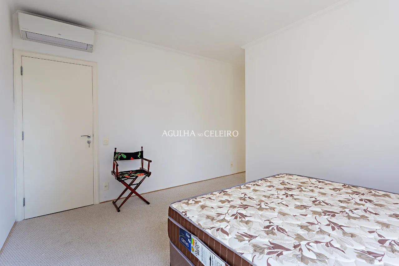 Apartamento espaçoso e iluminado à venda no Itaim Bibi – 18323