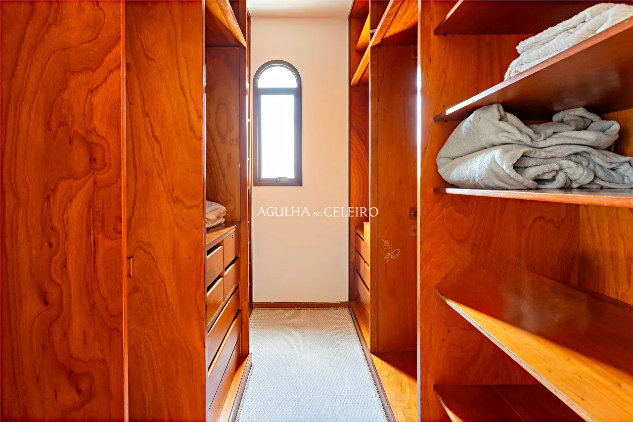 Apartamento espaçoso e iluminado à venda no Itaim Bibi – 18323